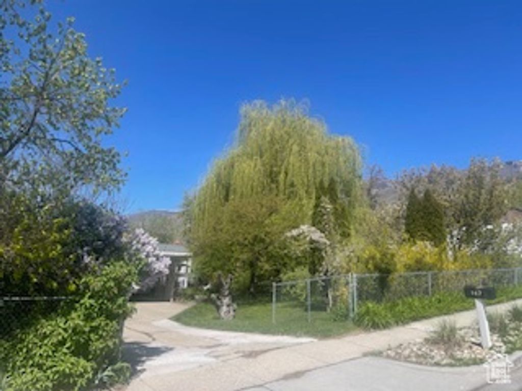 147 E KAMBOURIS LN, Farmington, UT 84025