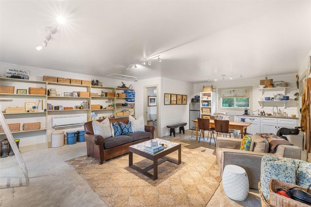 11401 Schaffner Road, Sealy, TX 77474