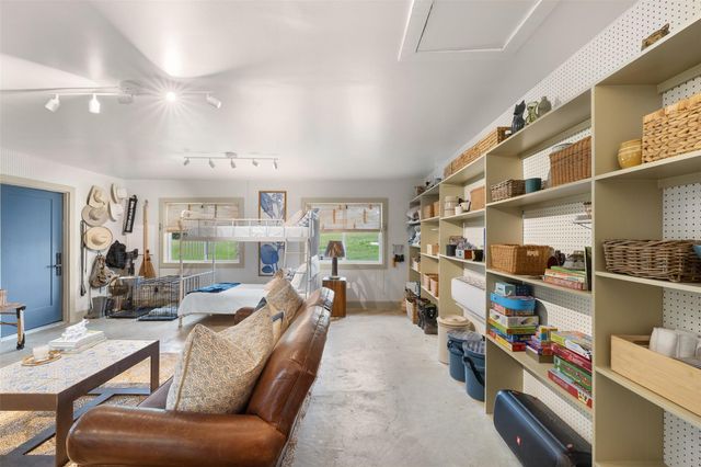 11401 Schaffner Road, Sealy, TX 77474