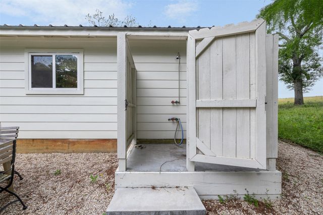 11401 Schaffner Road, Sealy, TX 77474