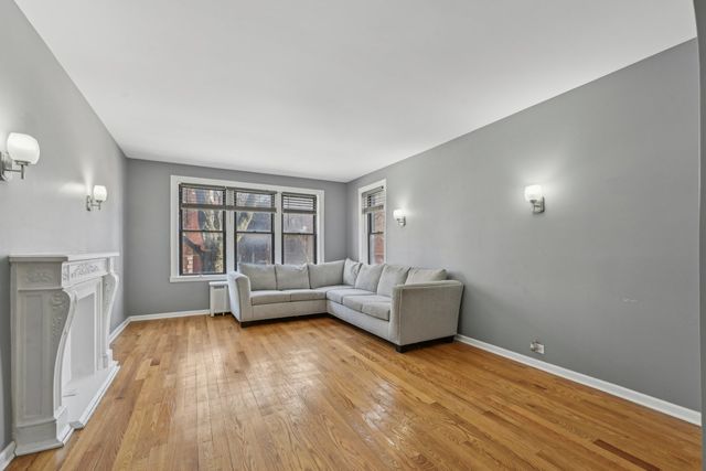 2052 E 69th Street 1B, Chicago, IL 60649