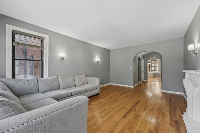 2052 E 69th Street 1B, Chicago, IL 60649