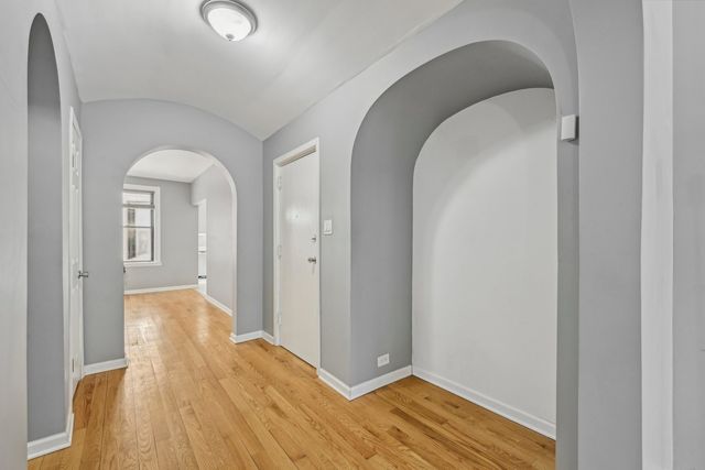 2052 E 69th Street 1B, Chicago, IL 60649