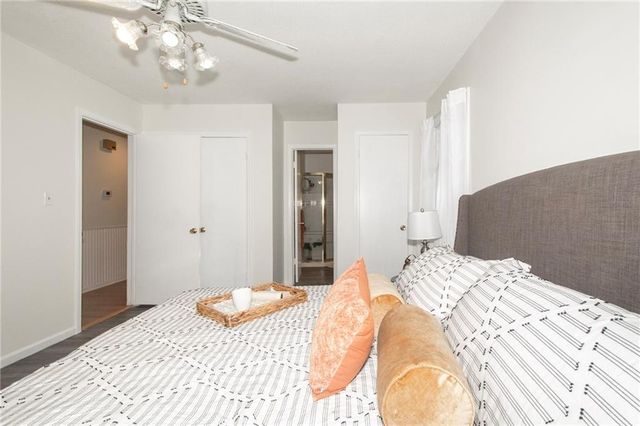 9912 Oakridge Drive, Overland Park, KS 66212