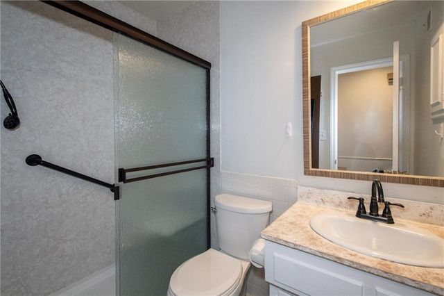 9912 Oakridge Drive, Overland Park, KS 66212
