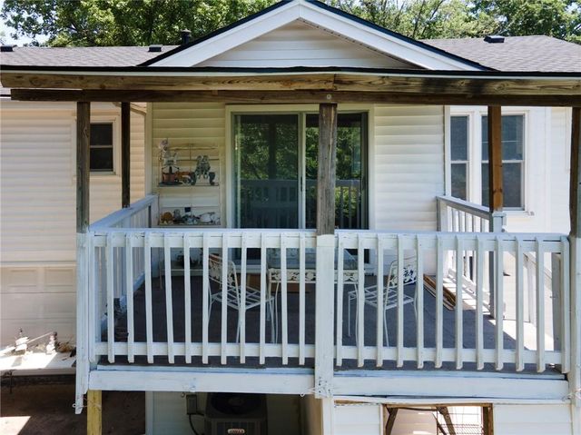 9912 Oakridge Drive, Overland Park, KS 66212