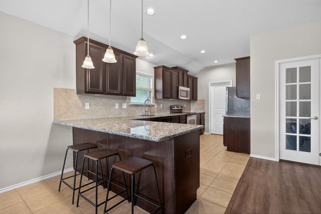 2003 Carriage Road, Heartland, TX 75126