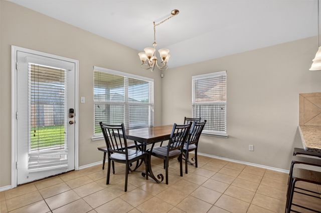 2003 Carriage Road, Heartland, TX 75126