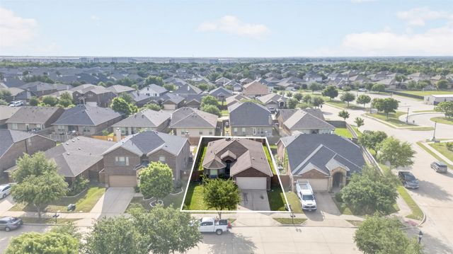 2003 Carriage Road, Heartland, TX 75126