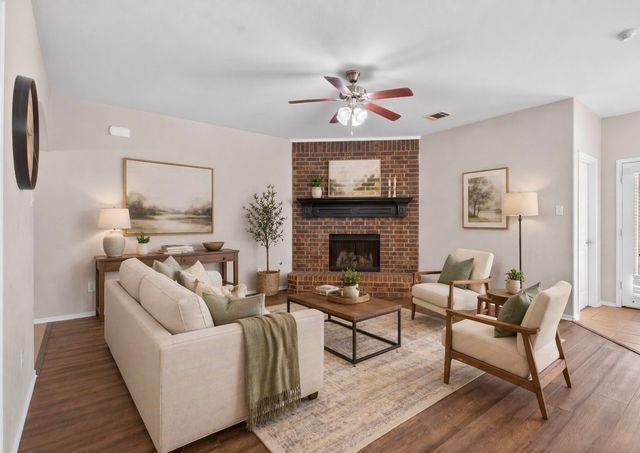 2003 Carriage Road, Heartland, TX 75126