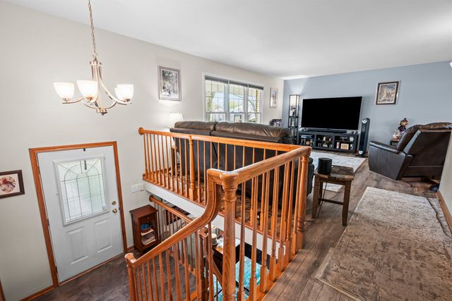 362 N Winston Drive, Palatine, IL 60074