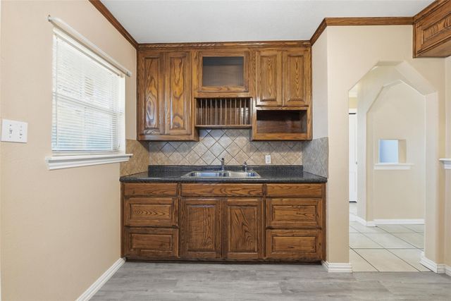 3100 Eastridge Drive, Haltom City, TX 76117