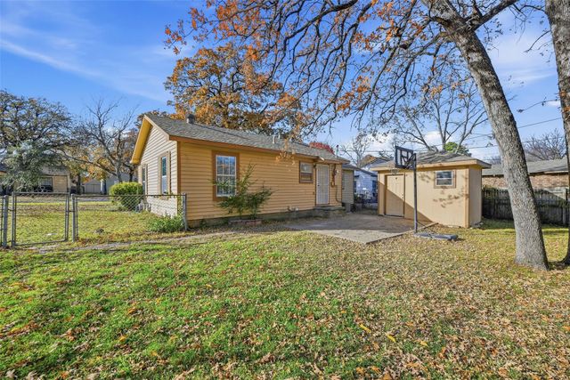 3100 Eastridge Drive, Haltom City, TX 76117