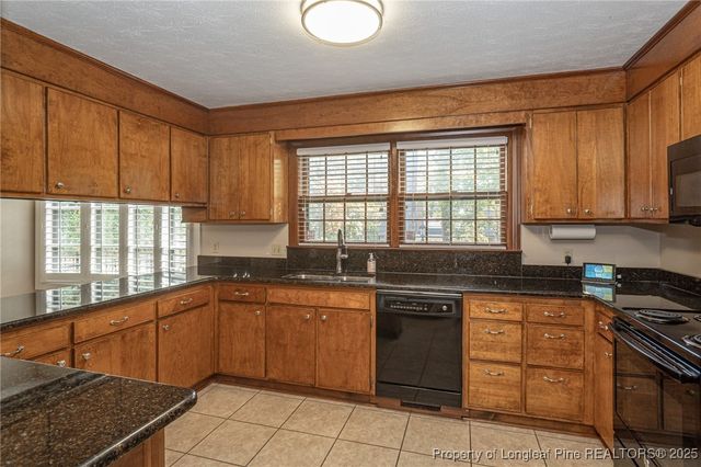 2521 Morganton Road, Fayetteville, NC 28303