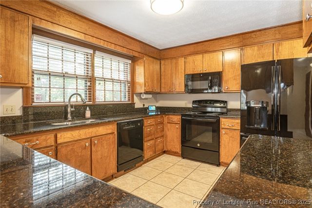 2521 Morganton Road, Fayetteville, NC 28303