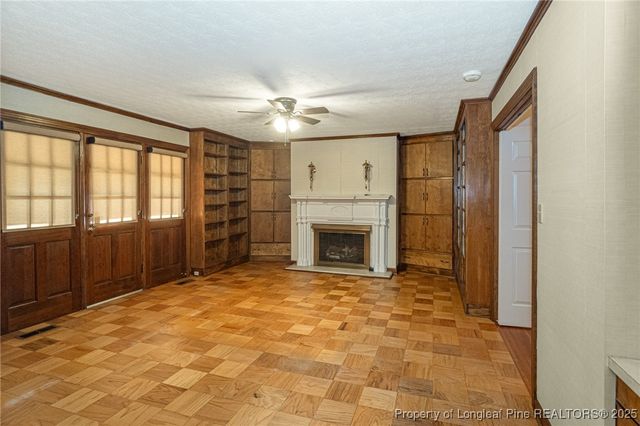 2521 Morganton Road, Fayetteville, NC 28303