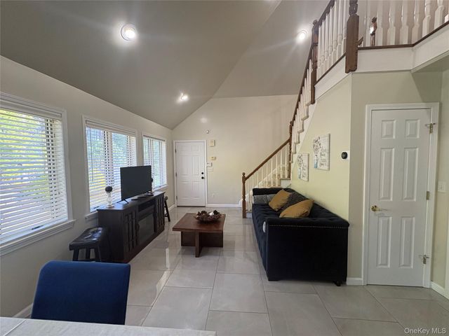 32 Pearce Drive, Highland Mills, NY 10930