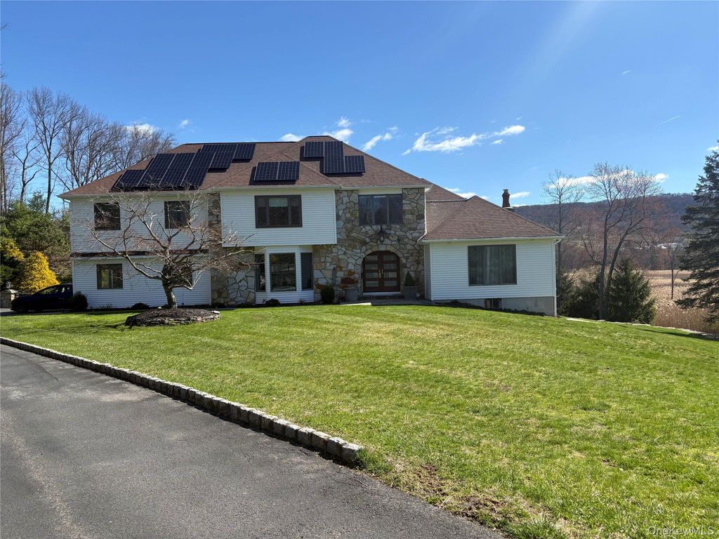 32 Pearce Drive, Highland Mills, NY 10930