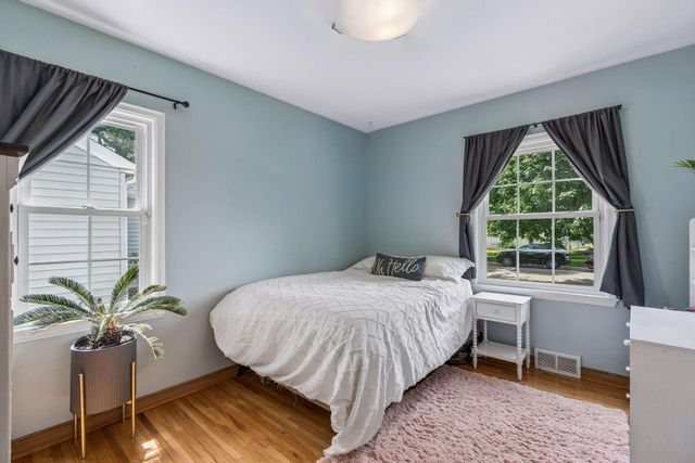 3301 Brownlow Avenue, Saint Louis Park, MN 55426