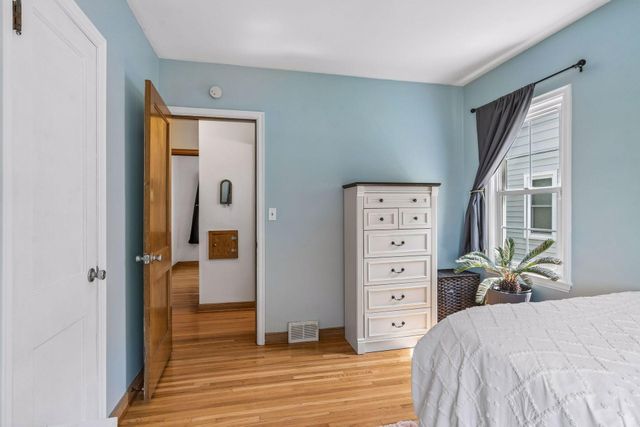 3301 Brownlow Avenue, Saint Louis Park, MN 55426