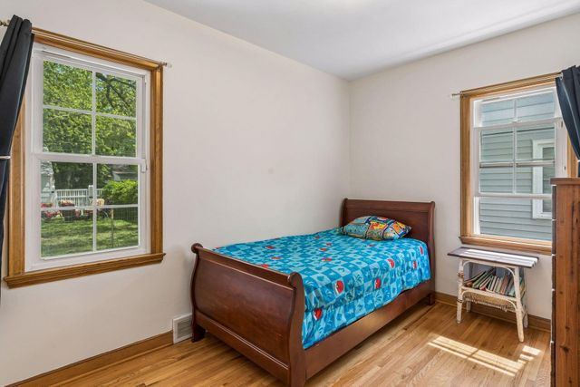 3301 Brownlow Avenue, Saint Louis Park, MN 55426