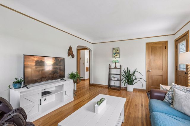 3301 Brownlow Avenue, Saint Louis Park, MN 55426