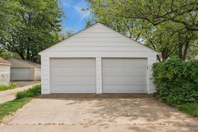 3301 Brownlow Avenue, Saint Louis Park, MN 55426