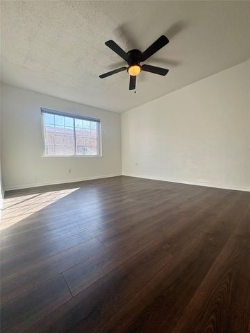 2744 Briarhurst Drive 38, Houston, TX 77057