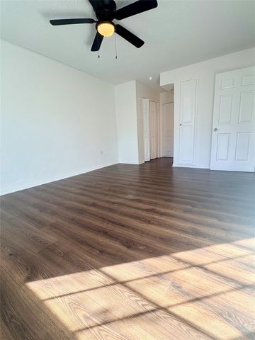 2744 Briarhurst Drive 38, Houston, TX 77057