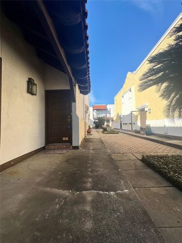 2744 Briarhurst Drive 38, Houston, TX 77057