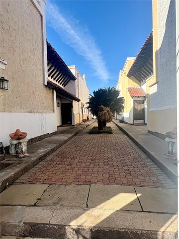 2744 Briarhurst Drive 38, Houston, TX 77057