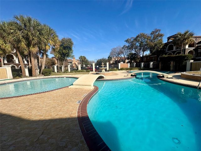 2744 Briarhurst Drive 38, Houston, TX 77057