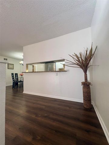 2744 Briarhurst Drive 38, Houston, TX 77057