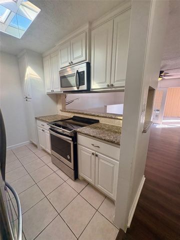 2744 Briarhurst Drive 38, Houston, TX 77057