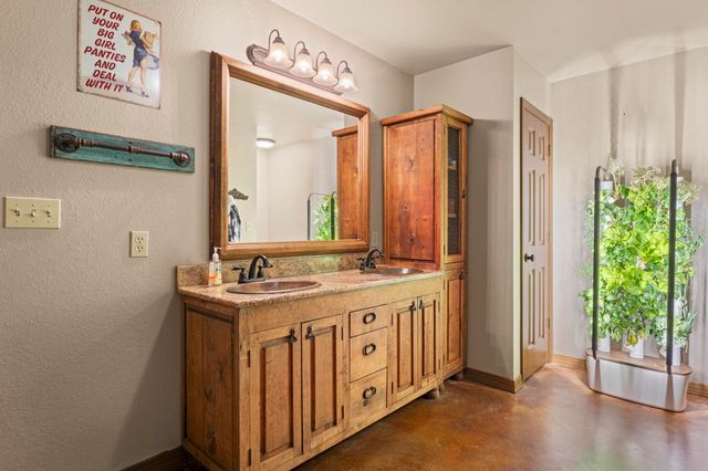 440843 E 220 Road, Vinita, OK 74301