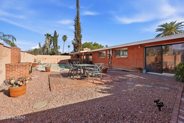 8925 E Bellevue Street, Tucson, AZ 85715