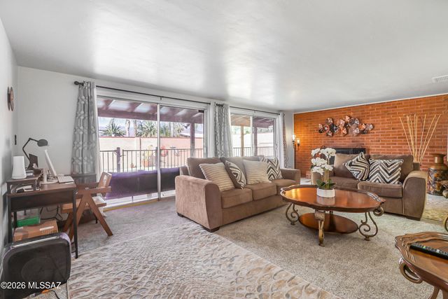 8925 E Bellevue Street, Tucson, AZ 85715