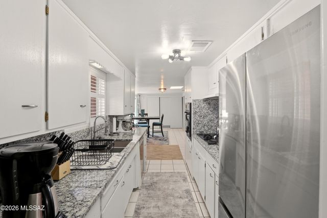 8925 E Bellevue Street, Tucson, AZ 85715