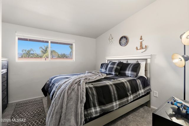 8925 E Bellevue Street, Tucson, AZ 85715