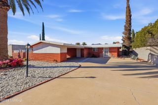 8925 E Bellevue Street, Tucson, AZ 85715