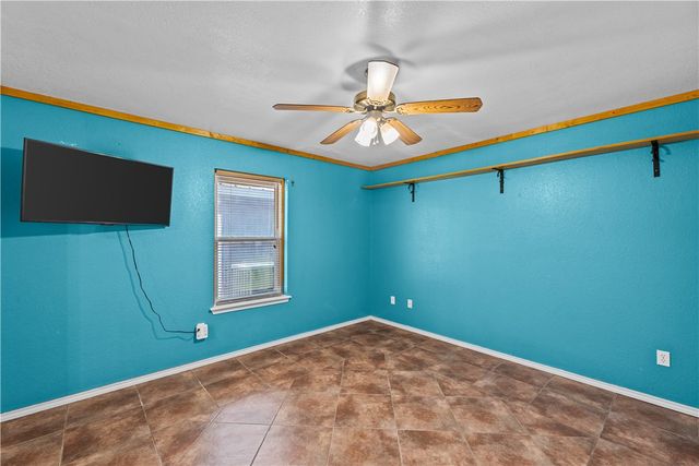 718 E County Road 2340, Riviera, TX 78379