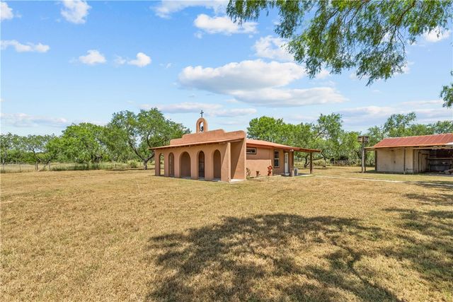 718 E County Road 2340, Riviera, TX 78379