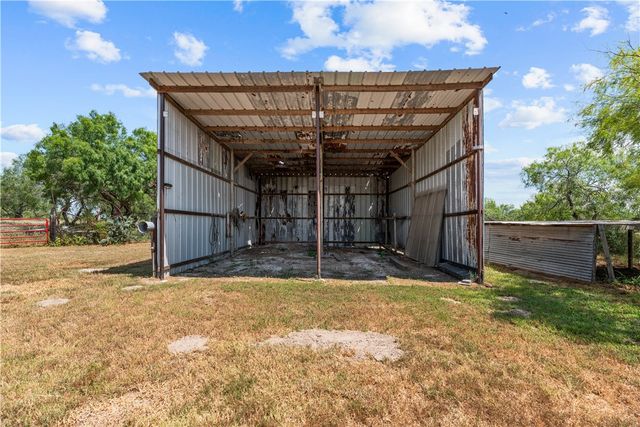 718 E County Road 2340, Riviera, TX 78379