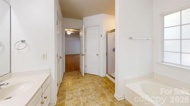 7411 Gate Key Court, Stanley, NC 28164