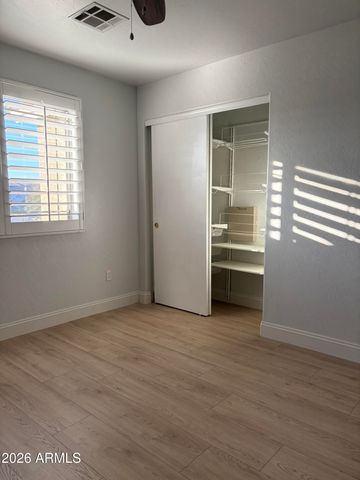 768 E IRMA Lane, Phoenix, AZ 85024