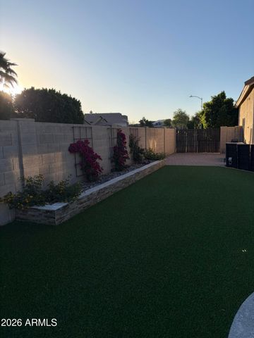 768 E IRMA Lane, Phoenix, AZ 85024