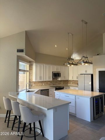 768 E IRMA Lane, Phoenix, AZ 85024