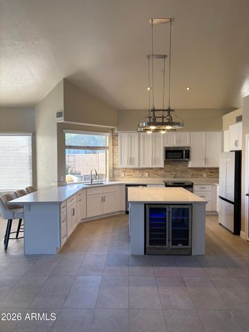 768 E IRMA Lane, Phoenix, AZ 85024