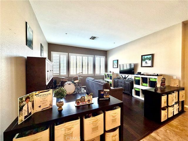 4751 Falconview Court, Fontana, CA 92336