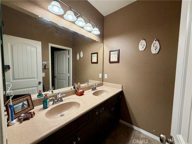 4751 Falconview Court, Fontana, CA 92336